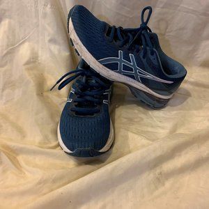 Asics GT 2000 9 women's training shoe size 9